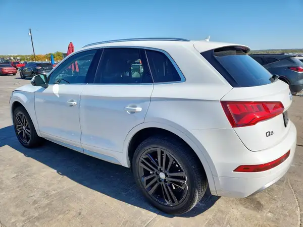 WA1CNAFY1J2188819 2018 AUDI Q5 - Image 2