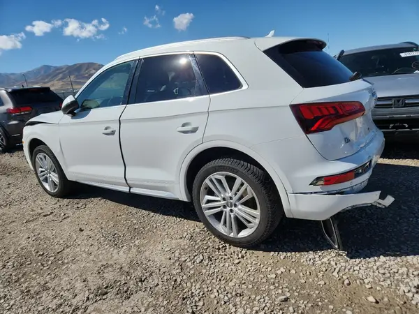WA1CNAFY1J2215887 2018 AUDI Q5 - Image 2