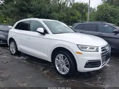 WA1CNAFY1J2220832 2018 AUDI Q5