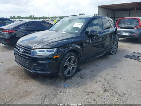 WA1CNAFY1K2025752 2019 AUDI Q5 - Image 2