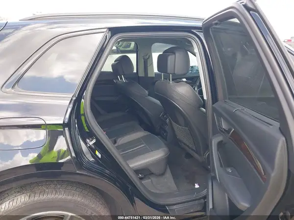 WA1CNAFY1K2025752 2019 AUDI Q5 - Image 8