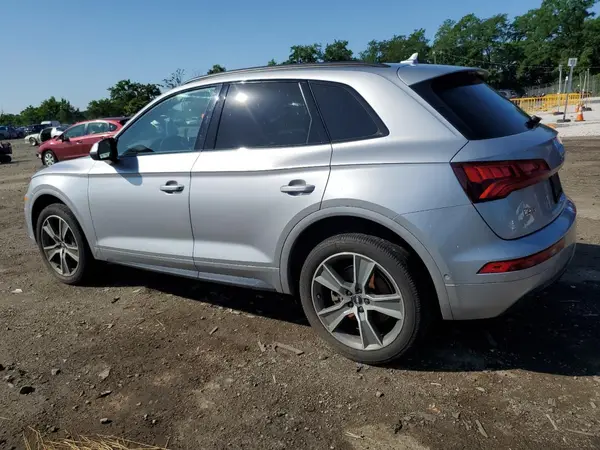 WA1CNAFY1K2035911 2019 AUDI Q5 - Image 2