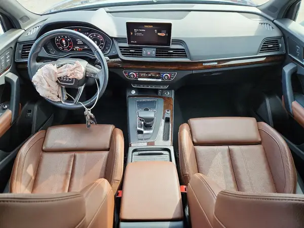 WA1CNAFY1K2053602 2019 AUDI Q5 - Image 8