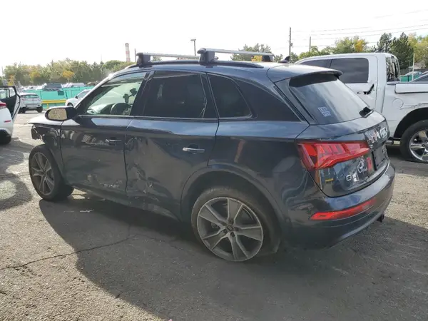 WA1CNAFY1K2073588 2019 AUDI Q5 - Image 2