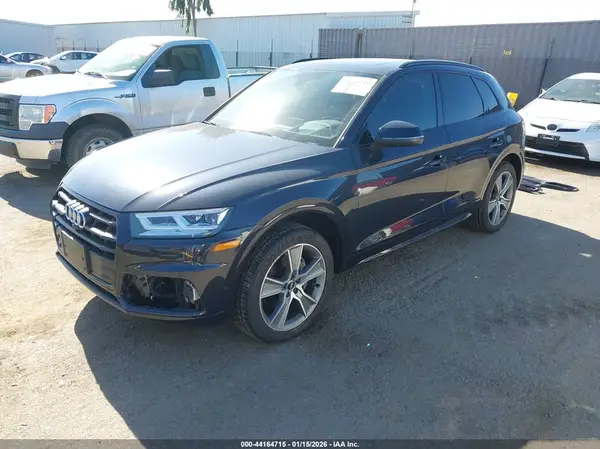 WA1CNAFY1K2118769 2019 AUDI Q5 - Image 2