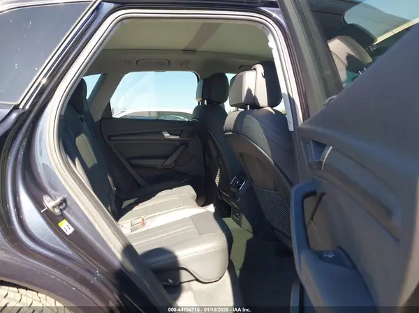WA1CNAFY1K2118769 2019 AUDI Q5 - Image 8
