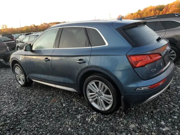 WA1CNAFY2J2051761 2018 AUDI Q5 - Image 2