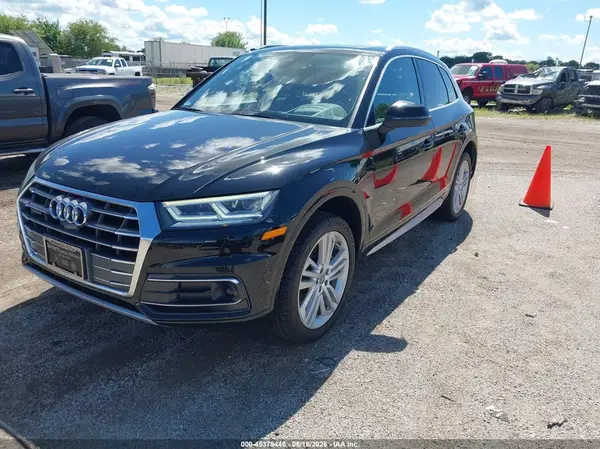 WA1CNAFY2J2055308 2018 AUDI Q5 - Image 2