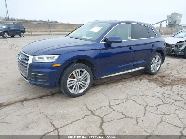 WA1CNAFY2J2062744 2018 AUDI Q5 - Image 2