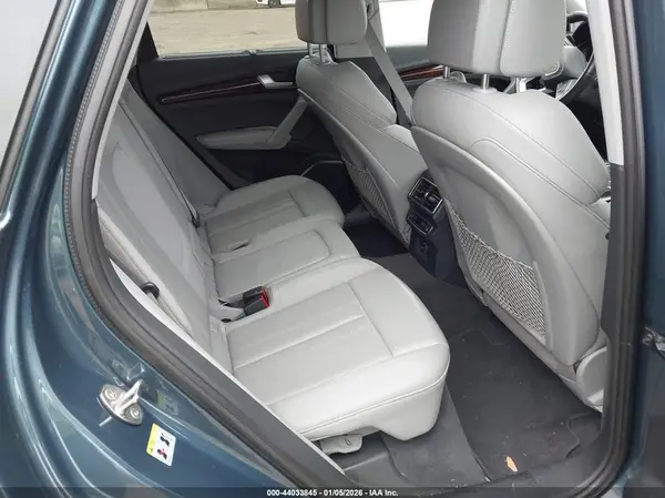 WA1CNAFY2J2064235 2018 AUDI Q5 - Image 8