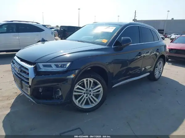 WA1CNAFY2J2073940 2018 AUDI Q5 - Image 2