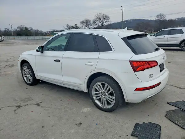 WA1CNAFY2J2086526 2018 AUDI Q5 - Image 2
