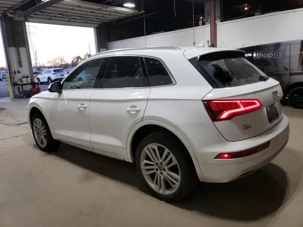 WA1CNAFY2J2088440 2018 AUDI Q5 - Image 2