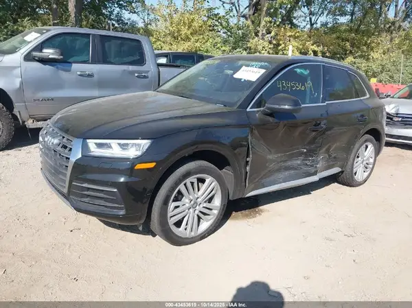 WA1CNAFY2J2099597 2018 AUDI Q5 - Image 2