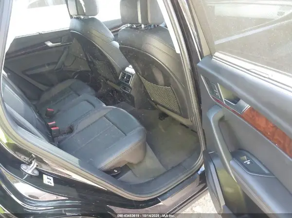 WA1CNAFY2J2099597 2018 AUDI Q5 - Image 8