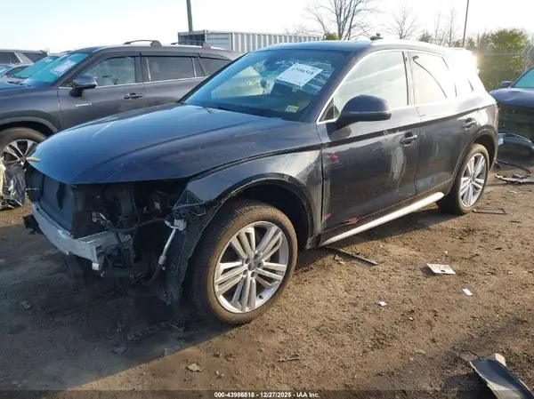 WA1CNAFY2J2112400 2018 AUDI Q5 - Image 2