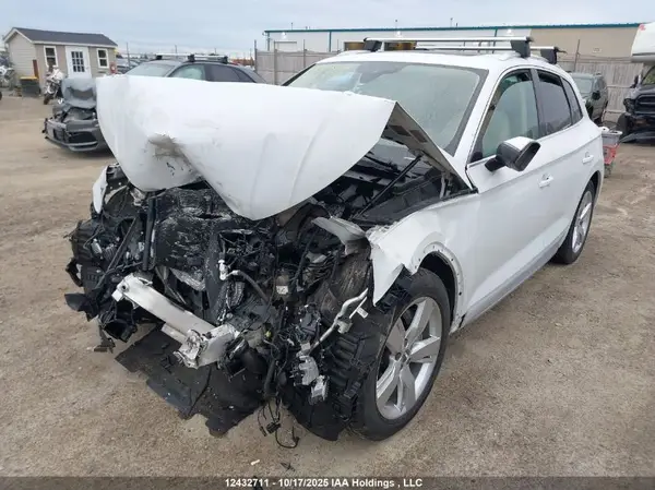 WA1CNAFY2J2130721 2018 AUDI Q5 - Image 2