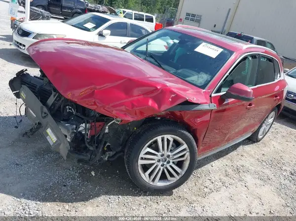 WA1CNAFY2J2130749 2018 AUDI Q5 - Image 2