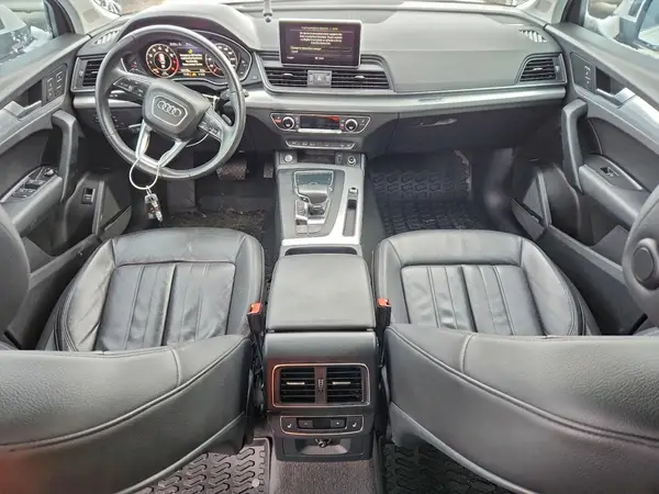 WA1CNAFY2J2166943 2018 AUDI Q5 - Image 8
