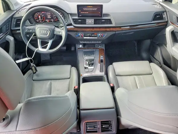 WA1CNAFY2J2200136 2018 AUDI Q5 - Image 8