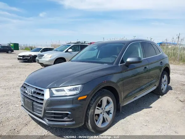 WA1CNAFY2J2215817 2018 AUDI Q5 - Image 2