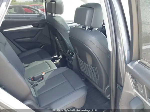 WA1CNAFY2J2215817 2018 AUDI Q5 - Image 8
