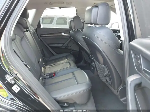 WA1CNAFY2J2220421 2018 AUDI Q5 - Image 8