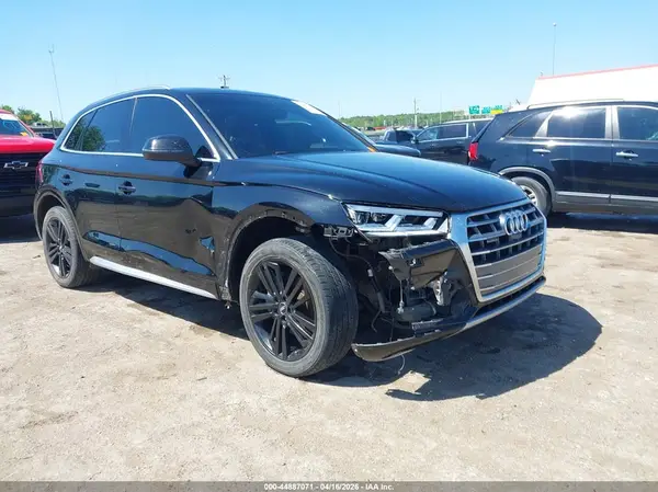 WA1CNAFY2J2225506 2018 AUDI Q5 - Image 1