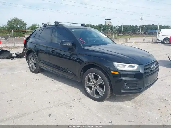 WA1CNAFY2K2018518 2019 AUDI Q5 - Image 1