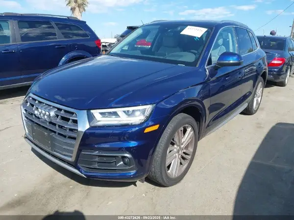 WA1CNAFY2K2039952 2019 AUDI Q5 - Image 2