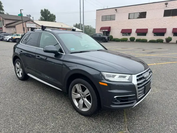 WA1CNAFY2K2044536 2019 AUDI Q5 - Image 1
