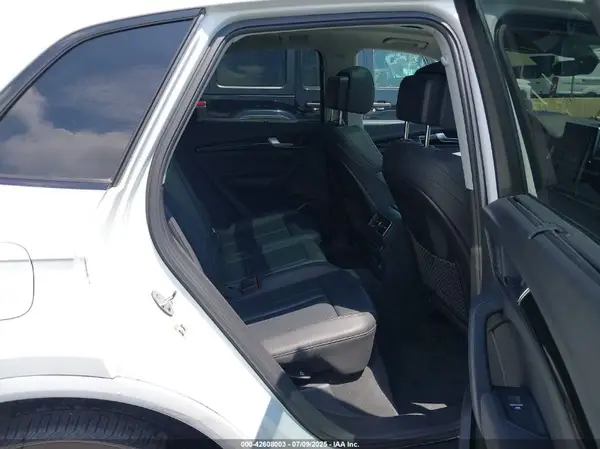 WA1CNAFY2K2056847 2019 AUDI Q5 - Image 8