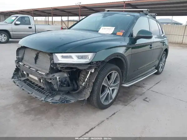 WA1CNAFY2K2063412 2019 AUDI Q5 - Image 2