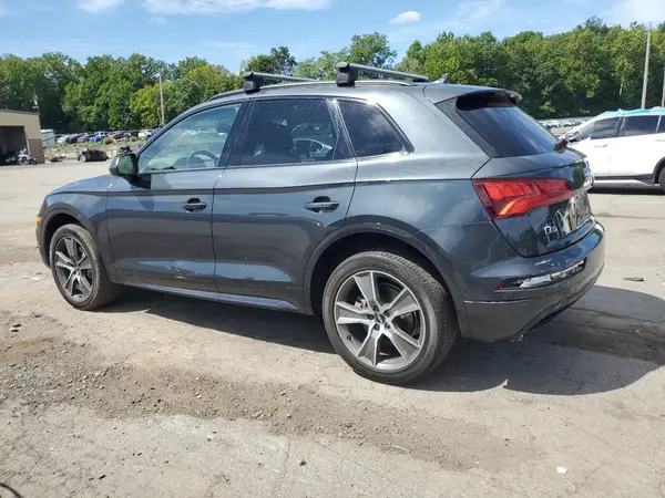 WA1CNAFY2K2072854 2019 AUDI Q5 - Image 2