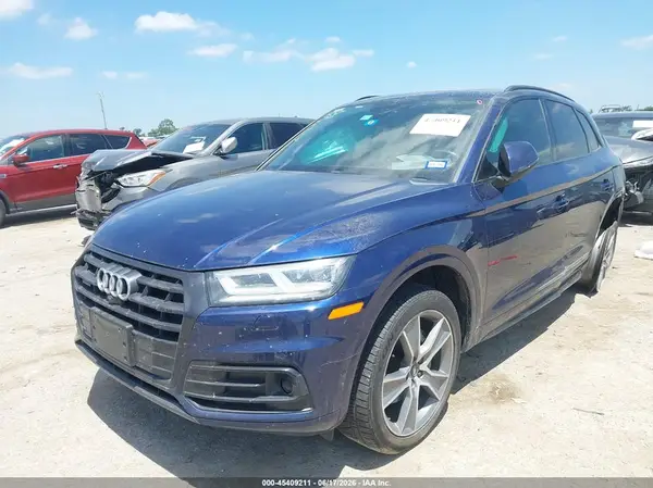 WA1CNAFY2K2073678 2019 AUDI Q5 - Image 2