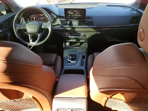 WA1CNAFY2K2125259 2019 AUDI Q5 - Image 8