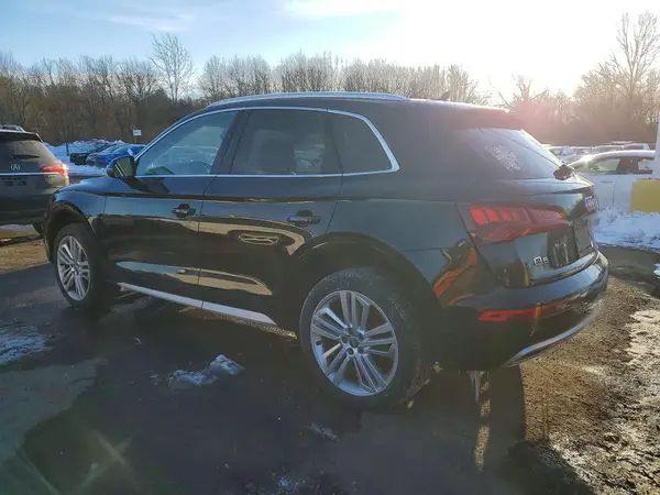 WA1CNAFY3J2075082 2018 AUDI Q5 - Image 2