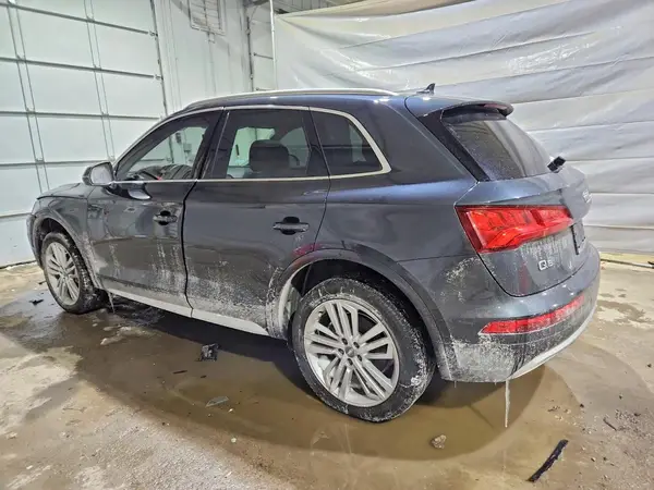 WA1CNAFY3J2104435 2018 AUDI Q5 - Image 2