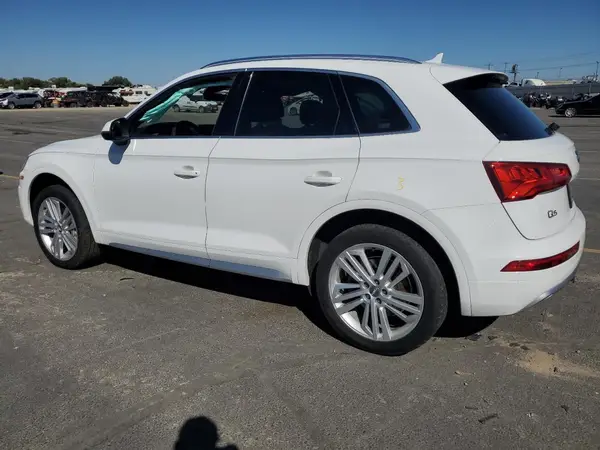 WA1CNAFY3J2110090 2018 AUDI Q5 - Image 2
