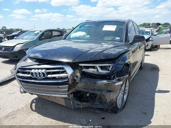 WA1CNAFY3J2116424 2018 AUDI Q5 - Image 2
