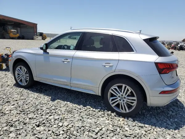 WA1CNAFY3J2145163 2018 AUDI Q5 - Image 2