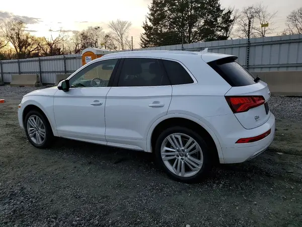 WA1CNAFY3J2184058 2018 AUDI Q5 - Image 2