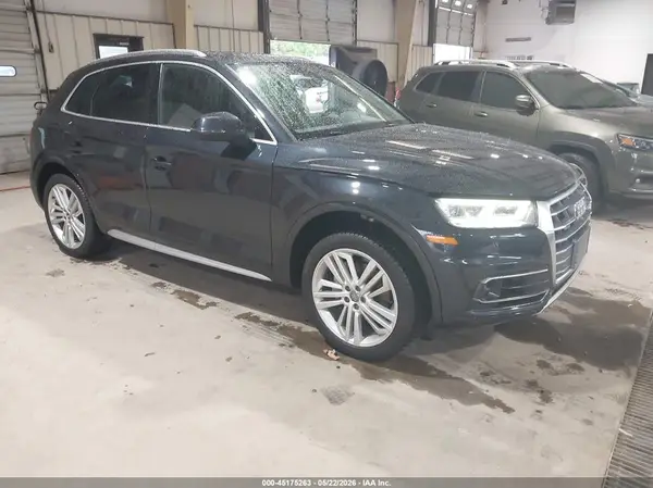 WA1CNAFY3J2212537 2018 AUDI Q5 - Image 1