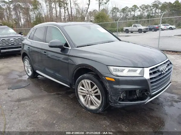WA1CNAFY3J2219004 2018 AUDI Q5 - Image 1