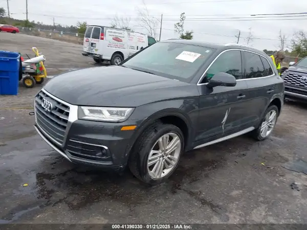 WA1CNAFY3J2219004 2018 AUDI Q5 - Image 2