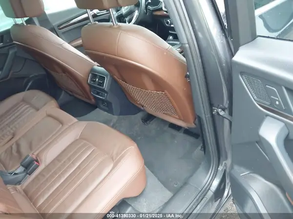 WA1CNAFY3J2219004 2018 AUDI Q5 - Image 8
