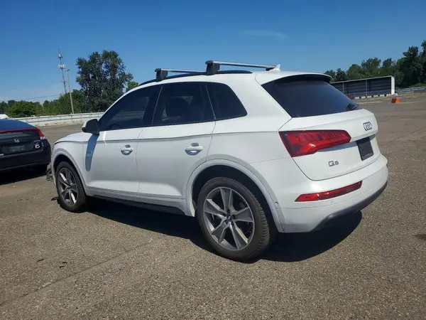 WA1CNAFY3K2017698 2019 AUDI Q5 - Image 2