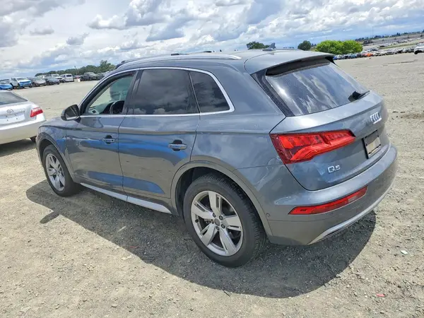 WA1CNAFY3K2034856 2019 AUDI Q5 - Image 2