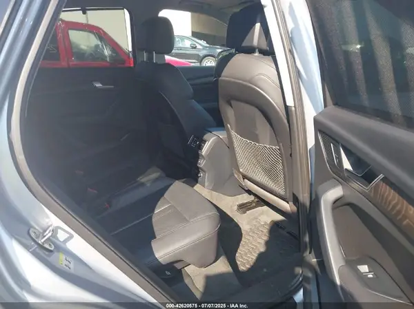 WA1CNAFY3K2043198 2019 AUDI Q5 - Image 8