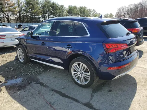WA1CNAFY3K2092143 2019 AUDI Q5 - Image 2